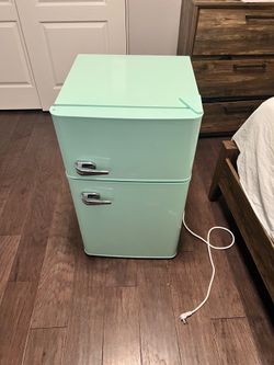 Antarctic Star Retro Mini Fridge with Freezer – Mint Green