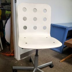 White Chair with Rollers (Adjustable)