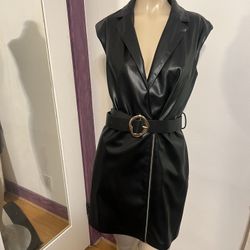 Black faux leather dress with zipper and belt 
