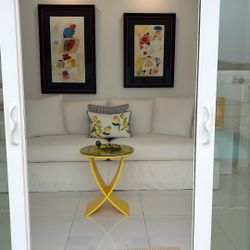 Crate And barrel Queen Size Sofa Bed! Including To End Table And Two Lamps!