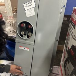 Siemens MC2442B1200EFV Meter-Load Center Combination, 24 Space, 42 Circuit, 200-Amp, Flush Mount Solar Ready