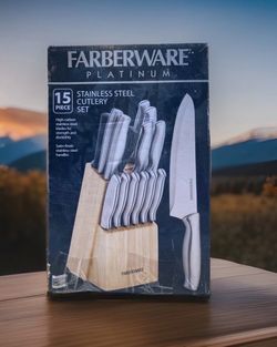 Farberware Platinum 15-Piece Stainless Steel Cutlery Knife Set w/ Wooden Block – New