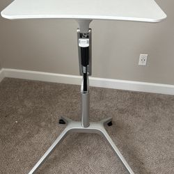 Flash Gia Set Down Stand Up Mobile Desk 