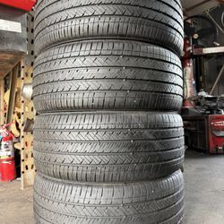 4 BRIDGESTONE TIRES 235/40/19 FREE MOUNT AND BALANCE 