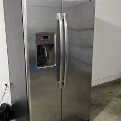 GE Refrigerator Model - GSE25GSHKCSS