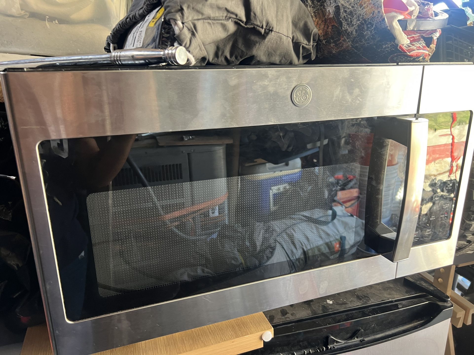 Microwave Oven 