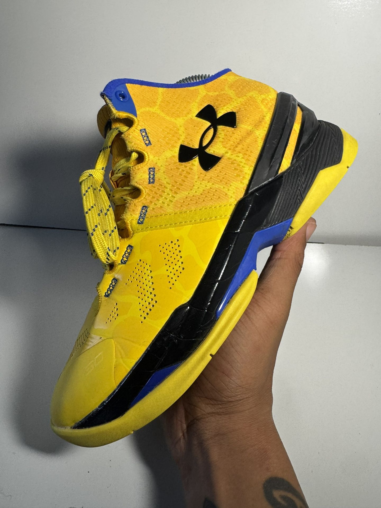 Under Armour Curry 2 “Double Bang” Size 4.5Y