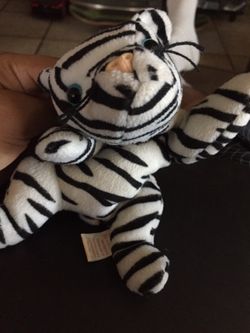 Ty beanie Baby- BLIZZARD the White Tiger