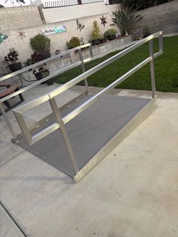 Aluminum Wheelchair Ramp with Handrails