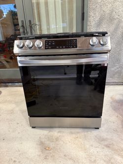 30” Samsung Gas Range