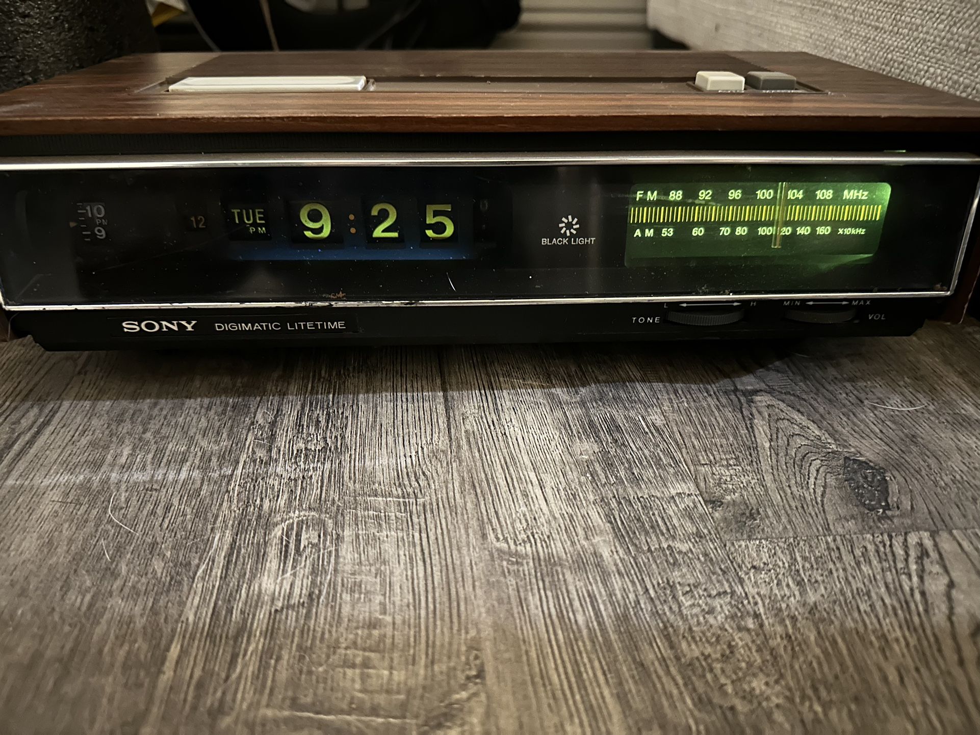 Sony Digimatic Lifetime Digital Clock Radio TFM-C770W - Tested and Working!