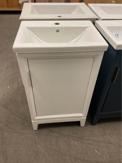 20” White Solid Wood Bathroom Vanity with Ceramic Top (V117)