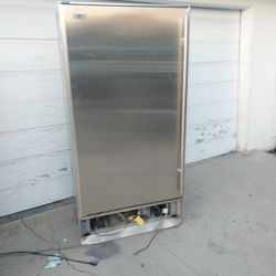 FREE REFRIGERATOR 
