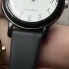 Casio Women's Casual Classic Analog Watch, commonly identified as model LQ139B-1B. 