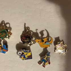 17 Pokémon Pins