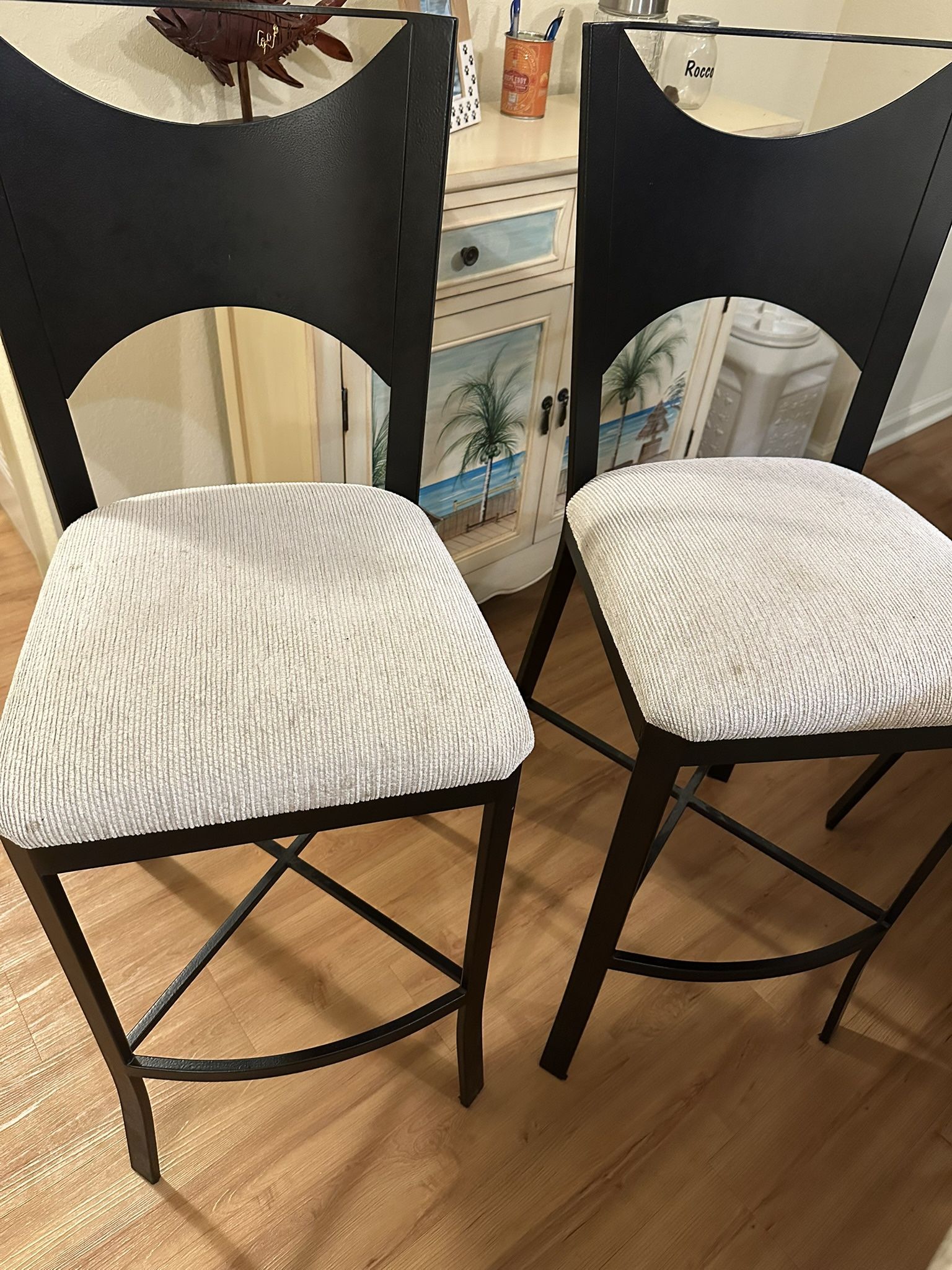 5 Solid Bar Stools