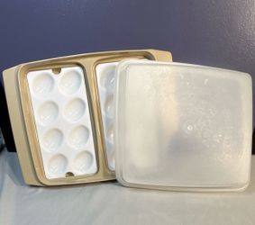 EUC Vintage Tupperware Deviled Egg Keeper Carrier 723 Almond COMPLETE 4pc Set