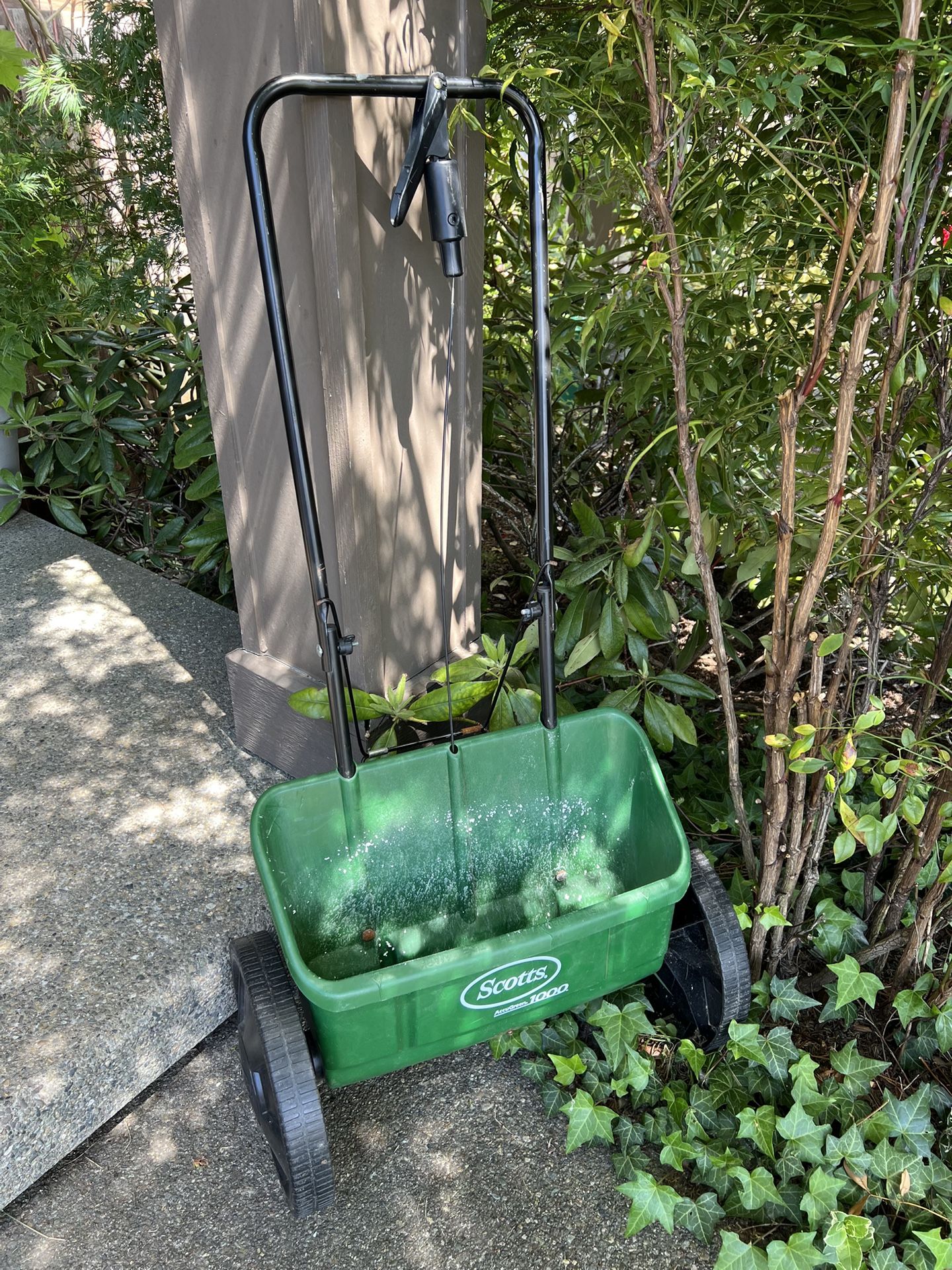 Scott’s Accugreen 1000 Spreader