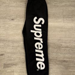 supreme black sweats 