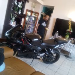 Yamaha R6