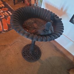 ANTIQUE  CAST IRON BIRD BATH