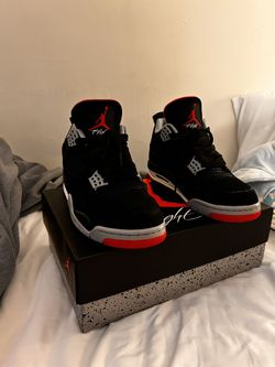 Air Jordan Retro 4 Bred