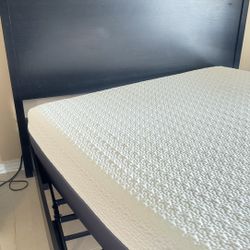 Complete Queen Bedroom Set + Computer Desk