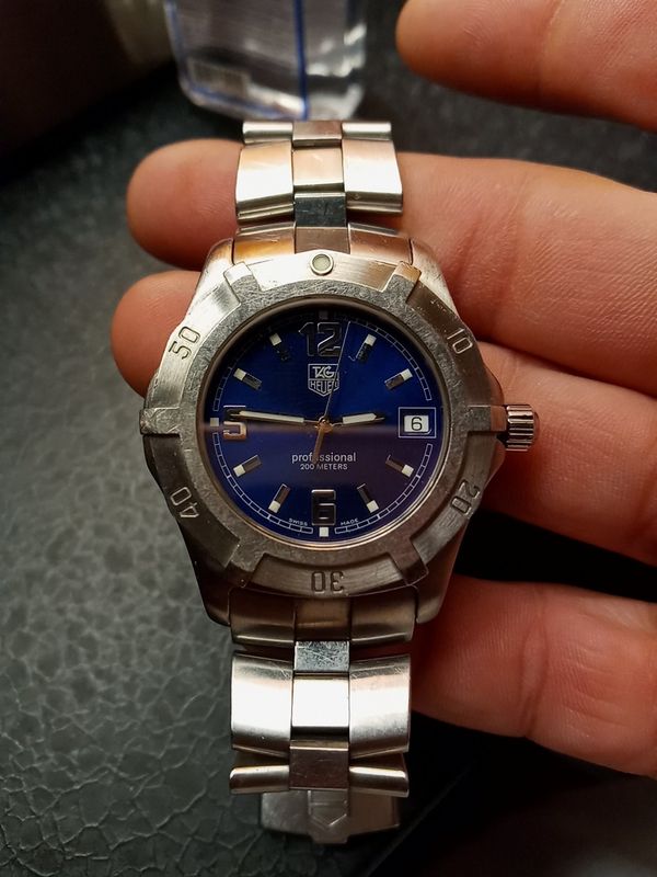 Unisex TAG HEUER PROFESSIONAL 200 METER SWISS MADE WATCH for Sale in Everett, WA - OfferUp