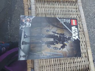 Star Wars Legos!!!! NEED GONE ASAP! STUPID EX DOESN'T DESERVE THEM.