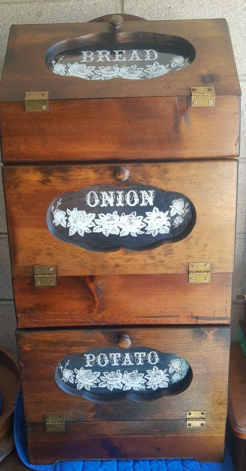 Beautiful Vintage Bread Box And Potato And Onion Bin With Etched Glass Windows