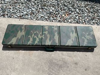 Camouflage rifle carrying case