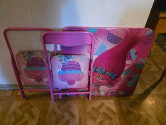 Troll table and 2 chairs for girls