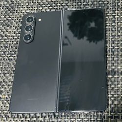 Samsung Galaxy Z Fold 5