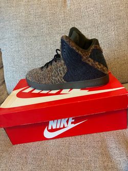 Nike LeBron 11 NSW Lifestyle Size 9 1/2