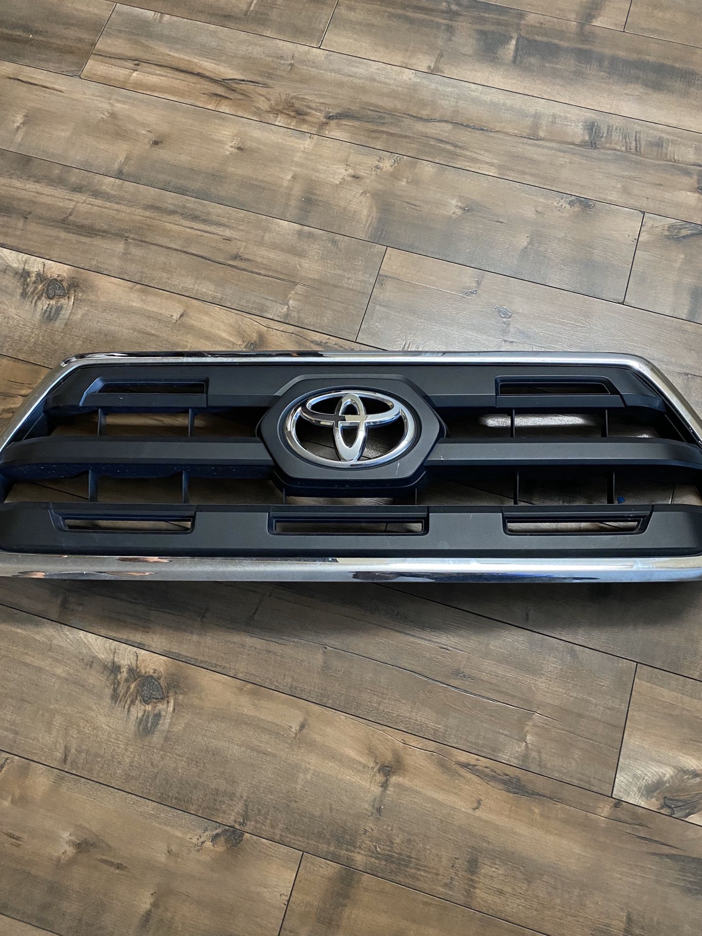 Toyota tacoma 2017 front grill