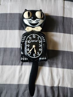 Kit kat clock