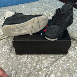 Jordan 4 Kaws