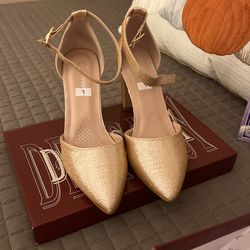 Size 7 Gold Holiday Shoes