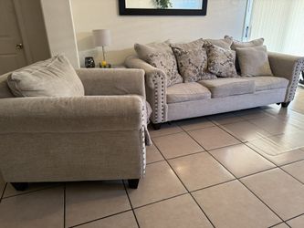 Couch set - Fold Out Bed