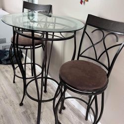 Table With Chairs 