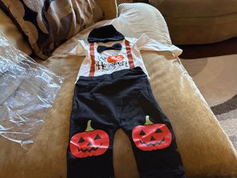 NEW NEVER WORN BABYS HALLOWEEN OUTFIT