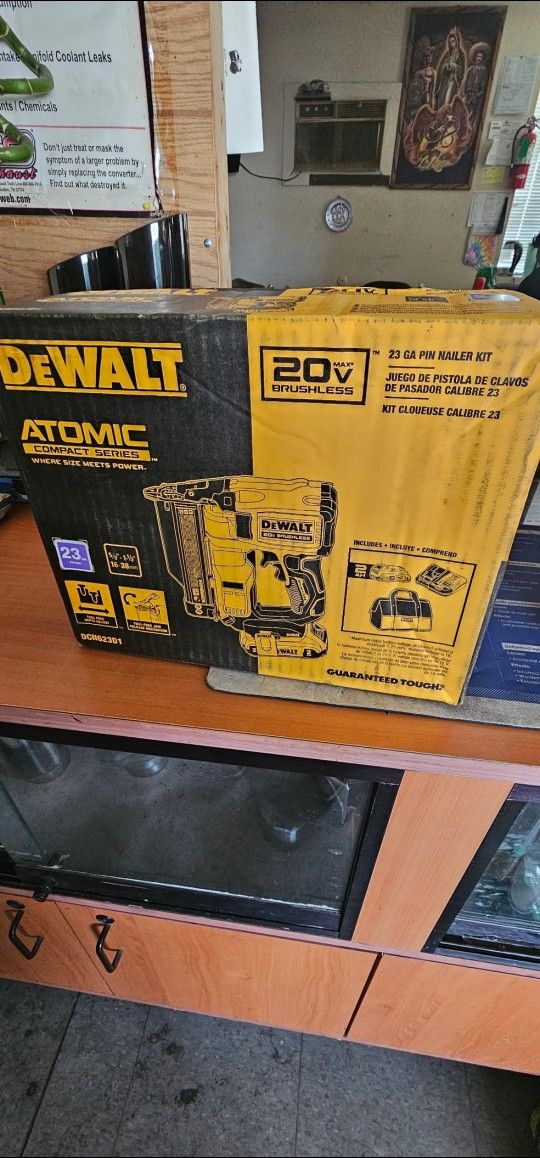 Dewalt Nailer Kit