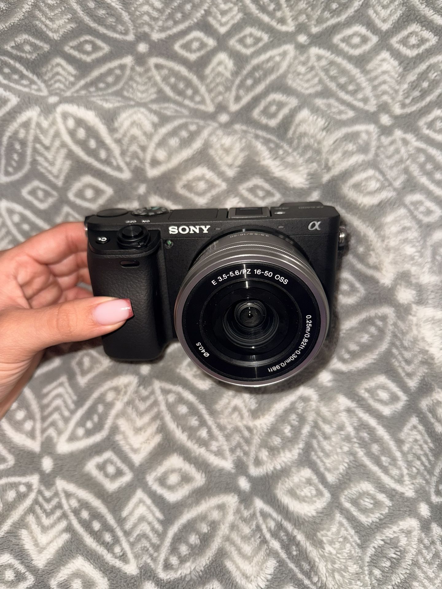 Sony a6400 With Lens 16-50MM