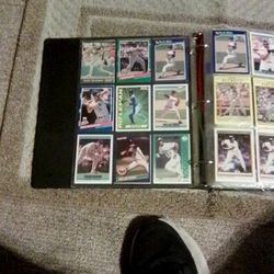 500 Baseball, Football, Basketball,Pokeman  and Misc. Cards