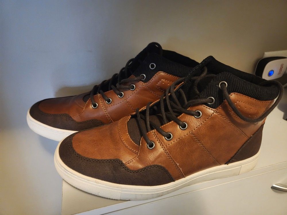Mutual Weave leather boot. Size 10 men
