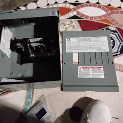 12-Circuit Breaker Load Center