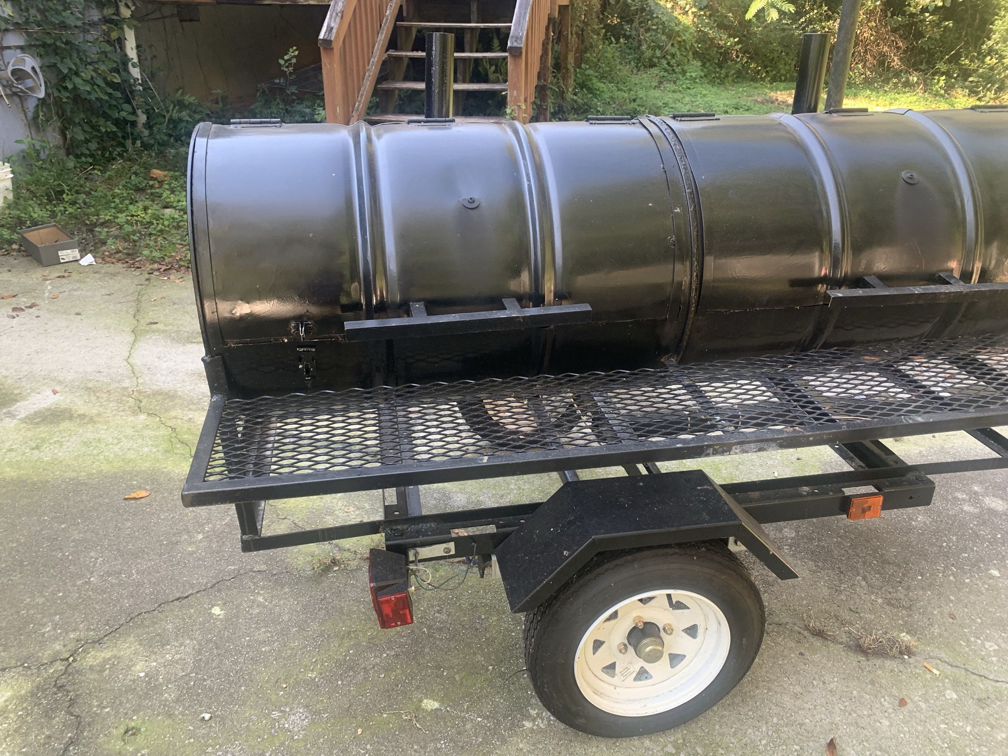BBQ Barbeque Grill / Smoker on Trailer