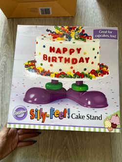 Wilton Silly-Feet Cake Stand