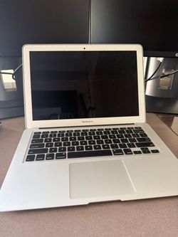 13" Apple MacBook Air (Silver) - Works Great (No Charger)