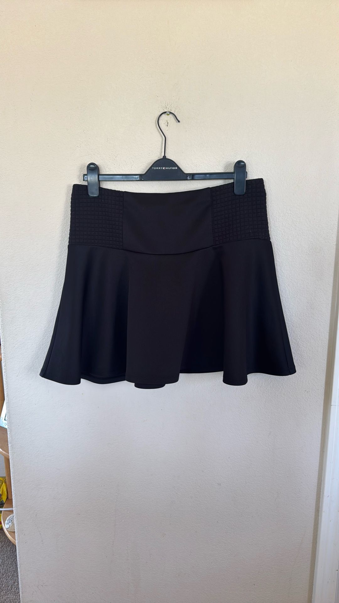 Exhilaration Women’s Size XL Extra Large Black Elastic Waist Skirt